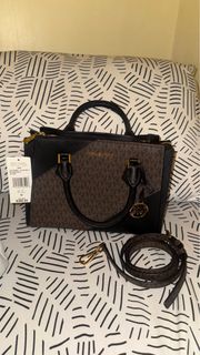 (Category: ) located in . Submitted by annenonymousse (Listing ID 1365677566, Image 1). Description: .