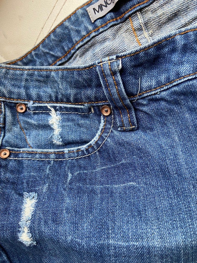 MNG (Category: Jeans) located in Rizal. Submitted by latik21 (Listing ID 1365687565, Image 3). Description: .