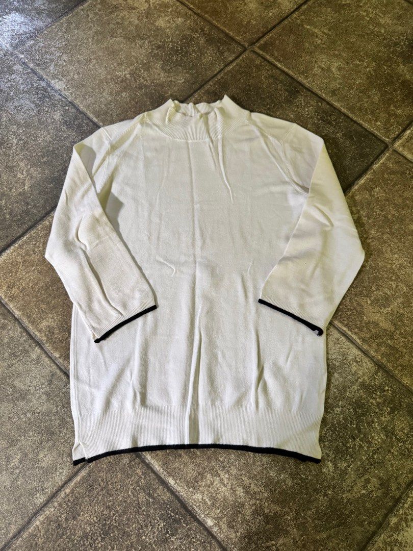 Mock Neck Knit Top (Category: Longsleeves) located in Pasig City. Submitted by denisecerda1221 (Listing ID 1365676936, Image 1). Description: RFS: cleaning out my sister’s closet. PLEASE READ CAREFULLY Delivery fee c/o buyer and WILL BE THE ONE TO ARRANGE shipping via grab/lalamove/gogoexpress or LBC/J&T for provincial. I won’t allow buyers who make excuses to ask me to arrange shipping for them..