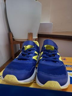 New Balance Shoes Unisex  Almost Brand New