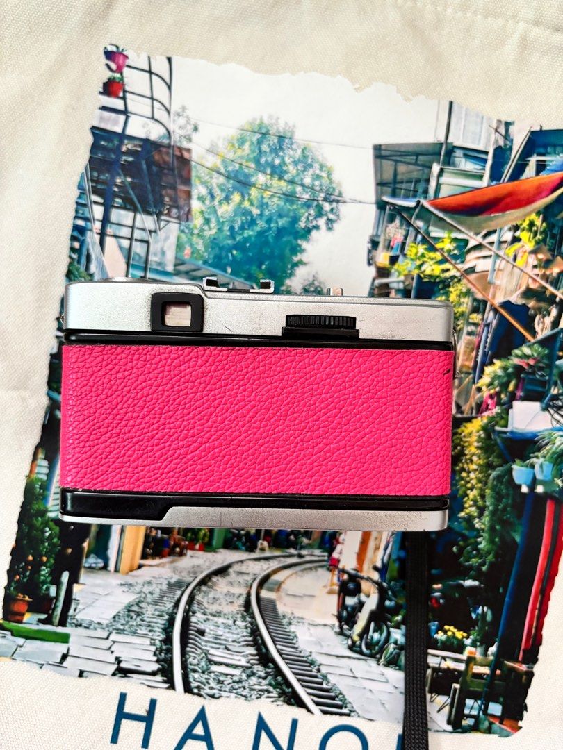 Olympus Trip 35 (Category: Cameras) located in Antipolo. Submitted by Guilsss (Listing ID 1365679740, Image 3). Description: Pink Olympus Trip 35 Film Camera Used a few times No known issue Can send sample shots taken from this camera :).