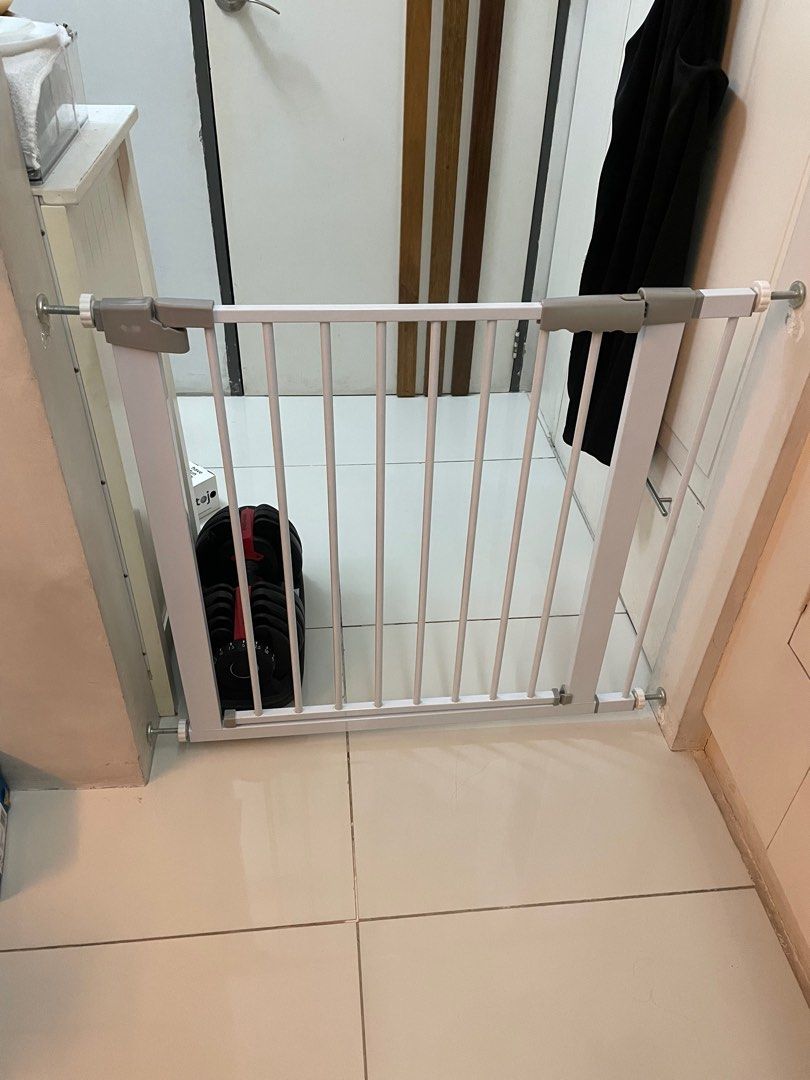 Pet/Toddler Gate (Category: Locks, Doors & Gates) located in Quezon City. Submitted by cm_preloved (Listing ID 1365809268, Image 1). Description: .