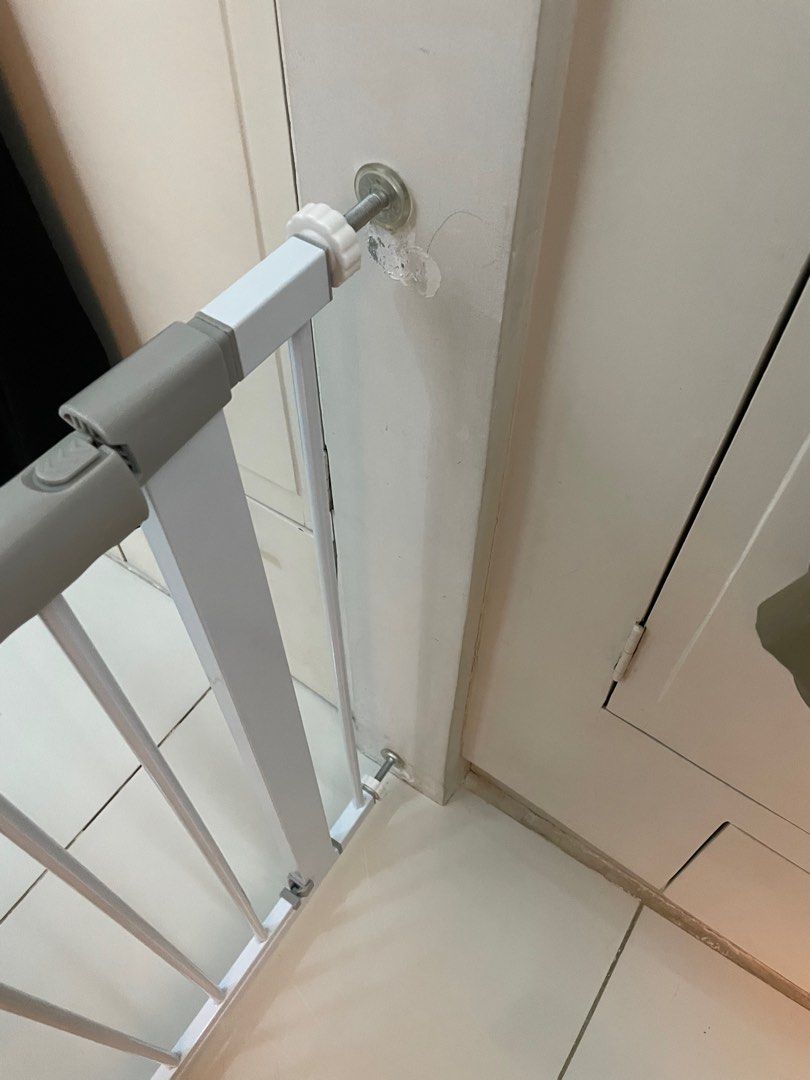 Pet/Toddler Gate (Category: Locks, Doors & Gates) located in Quezon City. Submitted by cm_preloved (Listing ID 1365809268, Image 2). Description: .