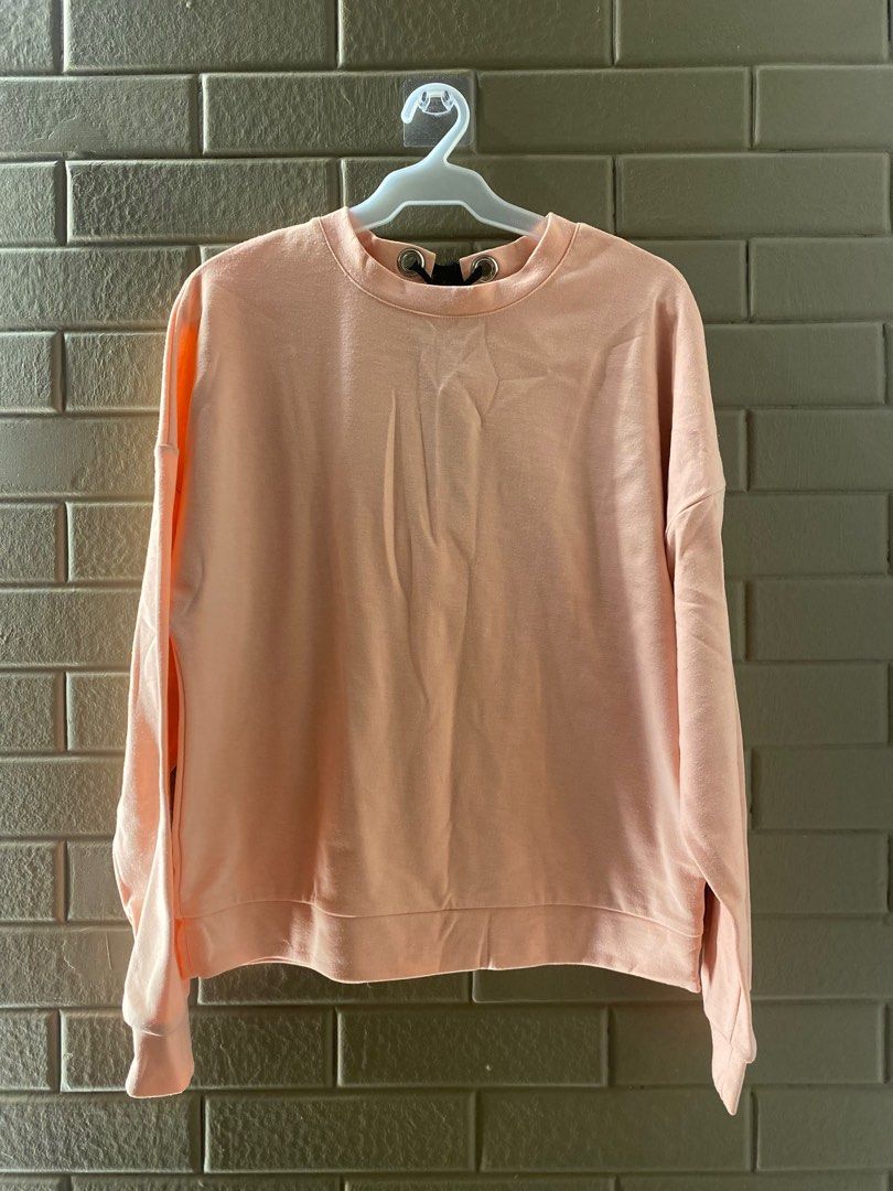 Pink Salmon Pull over (Category: Longsleeves) located in Las Pinas. Submitted by DailyssentialsbyD (Listing ID 1365793659, Image 2). Description: Wore this twice.