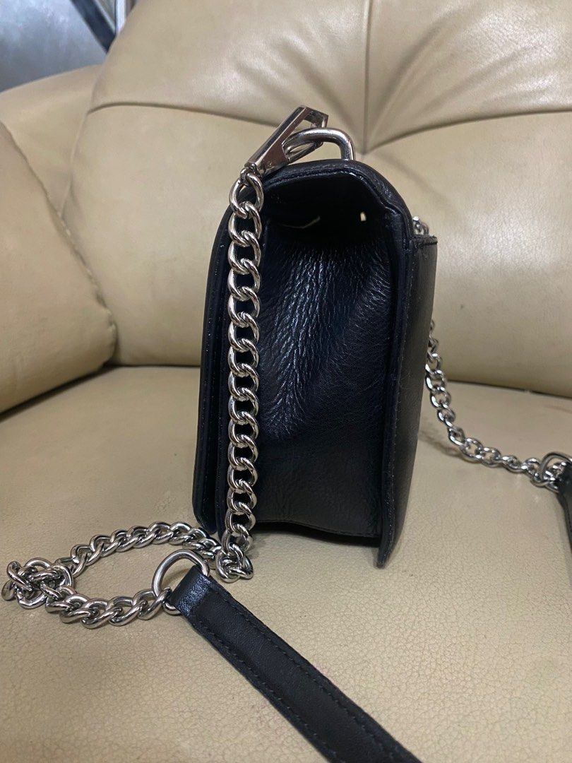 Rebecca Minkoff Le boy Bag (Category: Luxury Bags & Wallets) located in Quezon City. Submitted by highhellocurator (Listing ID 1365809027, Image 2). Description: Authentic Rebecca Minkoff Le boy Bag Quilted Silver Hardware Two way combination of chain and leather.