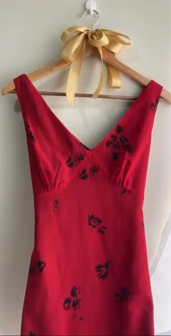 Red floral maxi dress (Category: Dresses) located in Tarlac. Submitted by danini__ (Listing ID 1365778871, Image 2). Description: Best for evening dress, beach dress.super pretty and soft ❤️ for tall girlies M-L size, can be stretched Negotiable for sure buyers OPEN FOR SWAP MAXI DRESS OR MINI DRESS FOR BEACH.