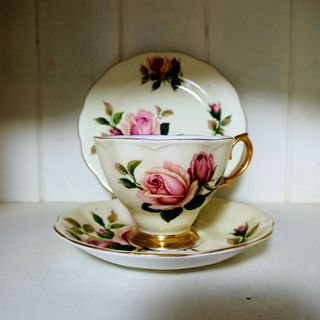 (Category: ) located in . Submitted by rosevintage.chic (Listing ID 1365659842, Image 1). Description: .