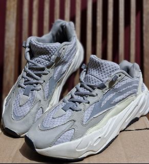 (Kategori: ) berada di . Dikirim oleh fc.sneakers (ID iklan 1365806233, Gambar 1). Deskripsi: .