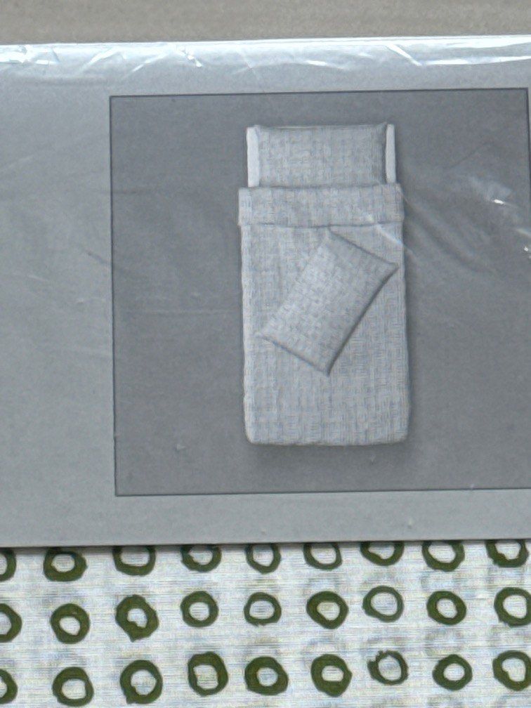 Single bedsheets (Category: Bedding & Towels) located in Singapore. Submitted by 68bsa3 (Listing ID 1365704186, Image 3). Description: Brand new.