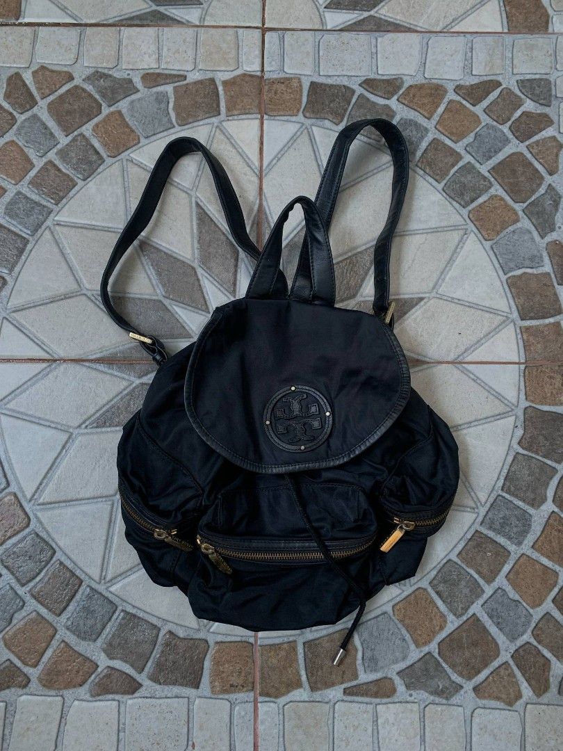 TORY BURCH (Category: Luxury Bags & Wallets) located in Lapu-Lapu City. Submitted by junktoused11 (Listing ID 1365701864, Image 1). Description: TORY BURCH ORIGINAL SMALL BAG ISSUE SEE OIC 950 ONLY.