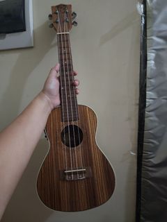 UKULELE