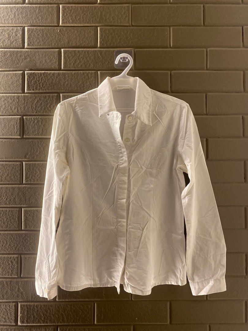 White button down long sleeve shirt (Category: Longsleeves) located in Las Pinas. Submitted by DailyssentialsbyD (Listing ID 1365790968, Image 3). Description: .
