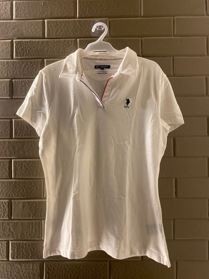 White polo top (Category: Shirts) located in Las Pinas. Submitted by DailyssentialsbyD (Listing ID 1365790315, Image 2). Description: Nagkaroon ng stain .