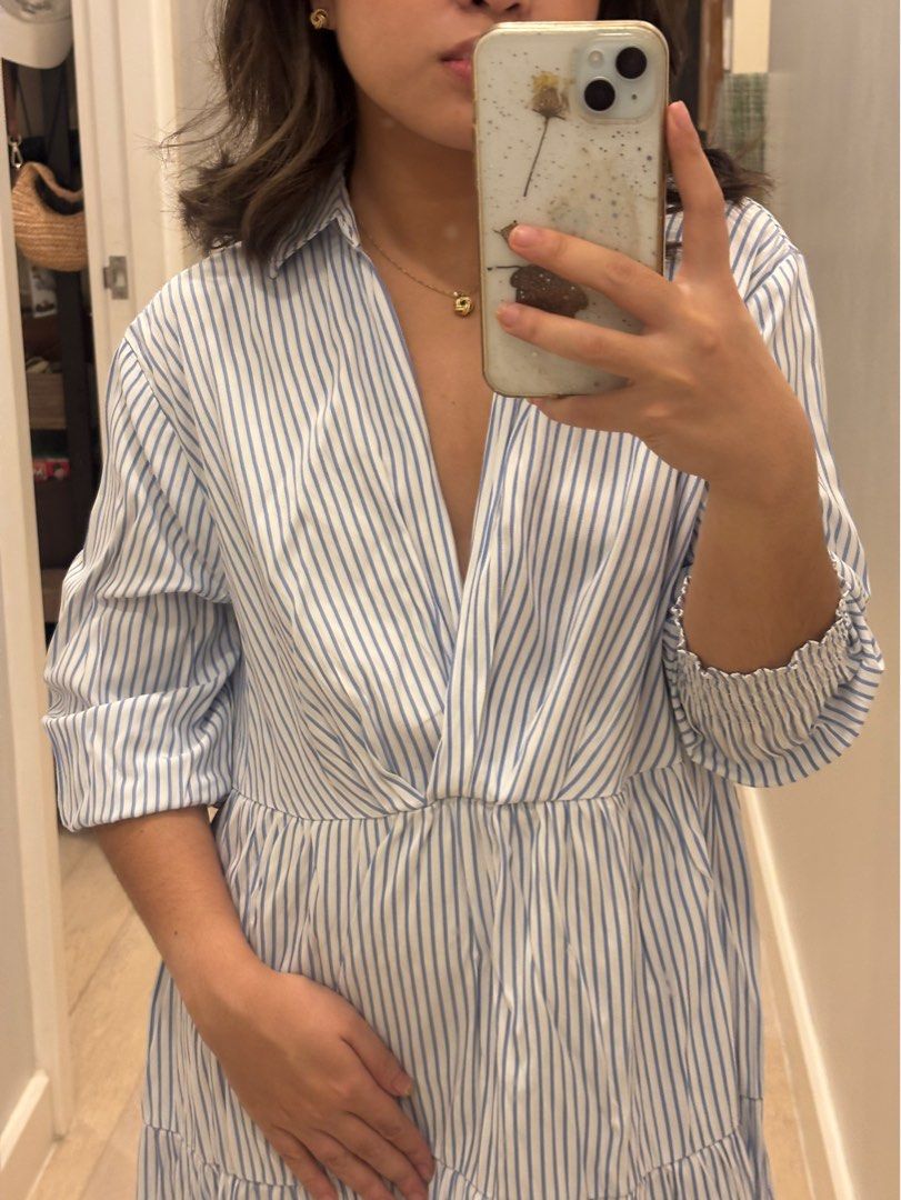 Zara Collared White And Blue Dress (Category: Dresses) located in Cebu City. Submitted by kari30 (Listing ID 1365798375, Image 1). Description: Size S, but can definitely fit M Rfs: decluttering .