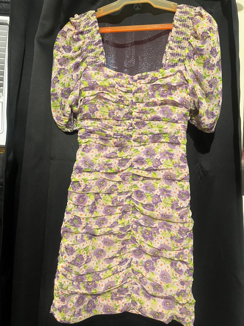 Zara floral dress (Category: Dresses) located in Manila. Submitted by cj101010 (Listing ID 1365689579, Image 1). Description: .