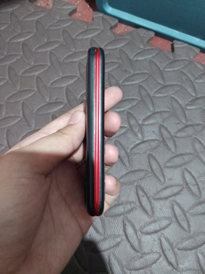 ZTE Keypad Phone (Category: Early Generation Mobile Phones) located in Manila. Submitted by hirayaaah (Listing ID 1365670424, Image 2). Description: 📝idk if gumagana pa, i don't have the charger kaya di ma check 📝dm for inquiries!.