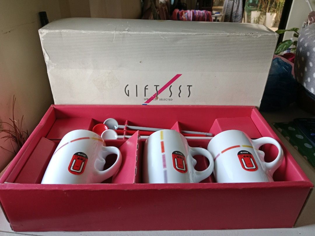 Zujirushi Mugs Set with Long Spoons (Category: Coffee & Tea Tableware) located in Polangui. Submitted by cornerbags_shoes (Listing ID 1365766621, Image 1). Description: Zujirushi Mugs Set with Long Spoons Magic Pottery Double structure for effective heat and cold insulation in hollow.