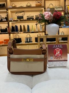 （分類：）位於 。 由 cchermesluxury 提交（商品編號 1366004305，圖片 1）。簡介： 。