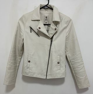 （分類：）位於 。 由 FlowerAngelFlowerGirl 提交（商品編號 1365933068，圖片 1）。簡介： 。