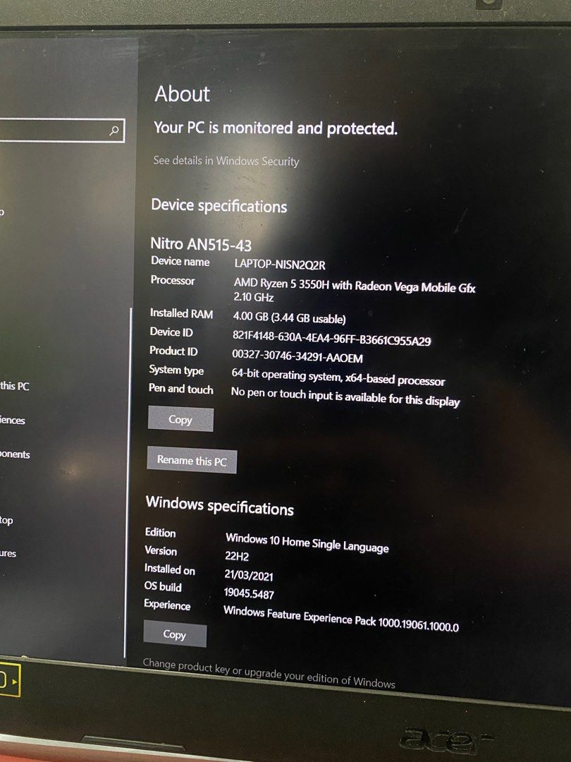 ACER NITRO 5 2018-2019 model (Category: Laptops & Notebooks) located in Pasig City. Submitted by vino_08 (Listing ID 1365896681, Image 2). Description: RUSH❗️❗️❗️ FOR SALE ACER NITRO 5 (2018 or 2019 model) 10,000 only See pics for specs Functional need lang upgrade RAM i think RFS: Need to upgrade and hindi na nagagamit Issues: Signs of usage (keyboard) Broken part (last pic) Minsan nag off magisa (maybe sa battery or madumi na yung loob).