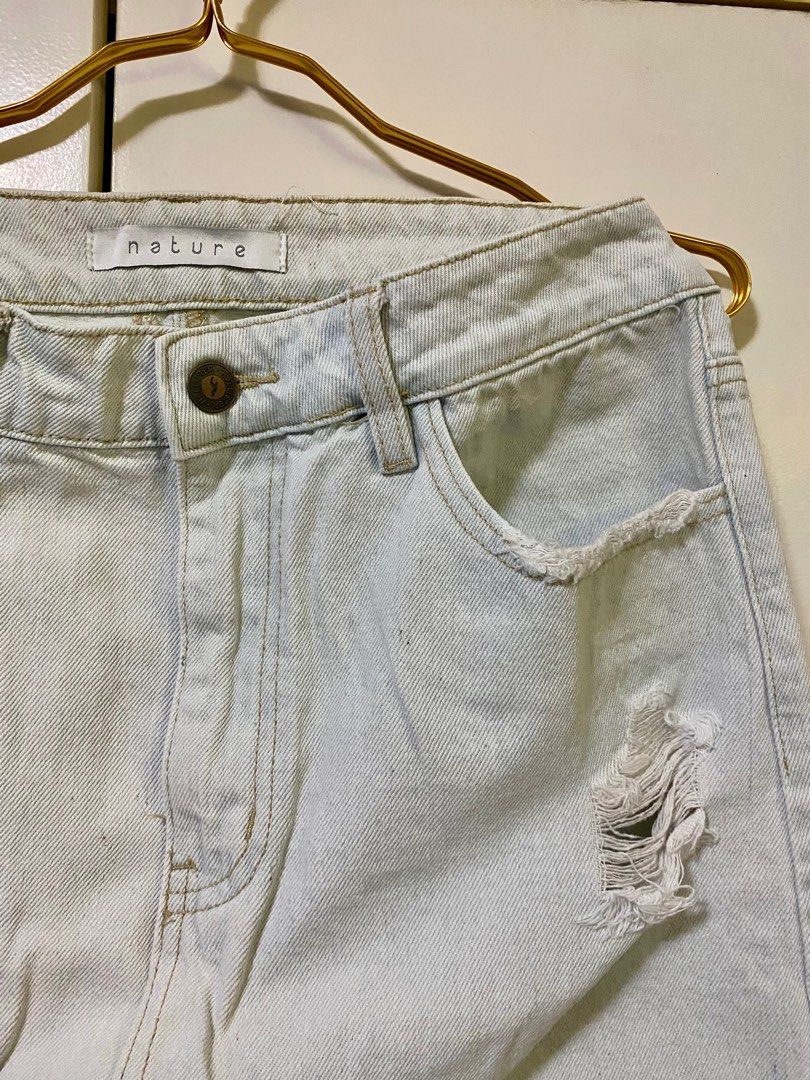 Acid-wash Denim Skirt (Category: Skirts) located in Pasig City. Submitted by espnyl07 (Listing ID 1365854007, Image 2). Description: Used once Size 26-30 .