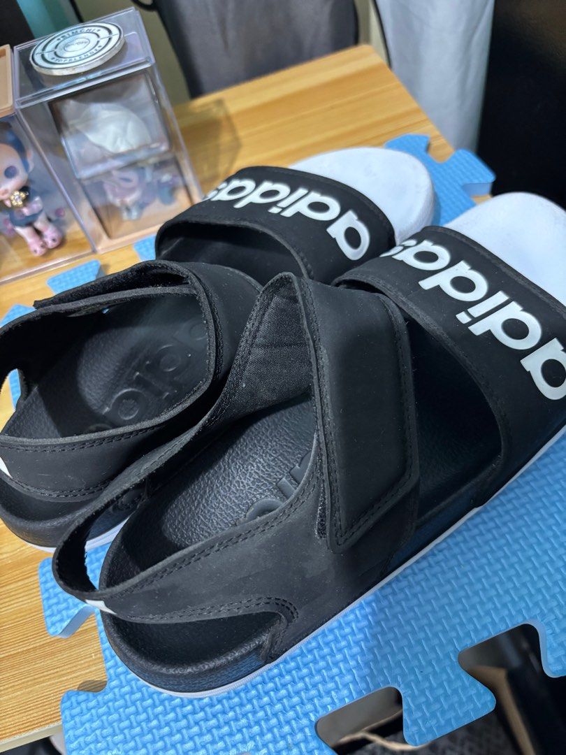 Adilette Sandals (Category: Slippers & Slides) located in Makati City. Submitted by tinyMe01 (Listing ID 1365829242, Image 3). Description: Adilette Sandals for Men Size 8US Last price po updated po. For buyers within metro manila lng po or abot ng lalamove, grab express or gogo .