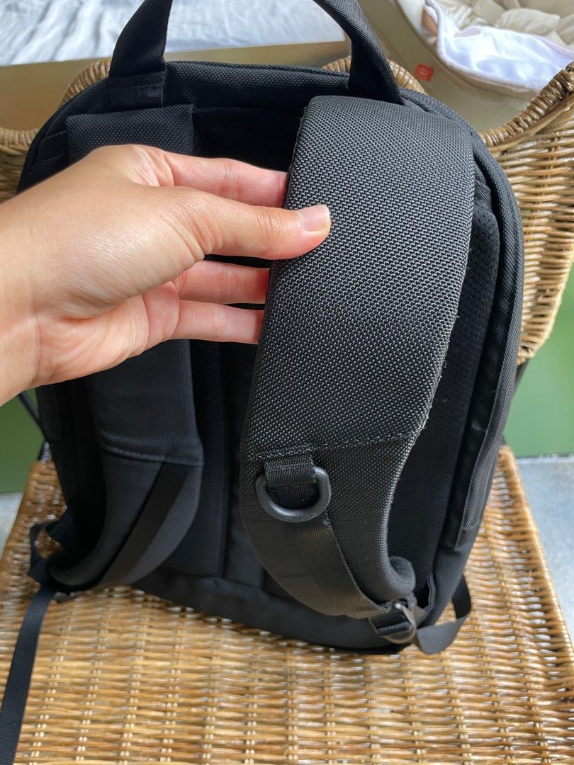 Aer Daypack Backpack (Category: Backpacks) located in Cavite. Submitted by dosamigas (Listing ID 1365841664, Image 2). Description: .