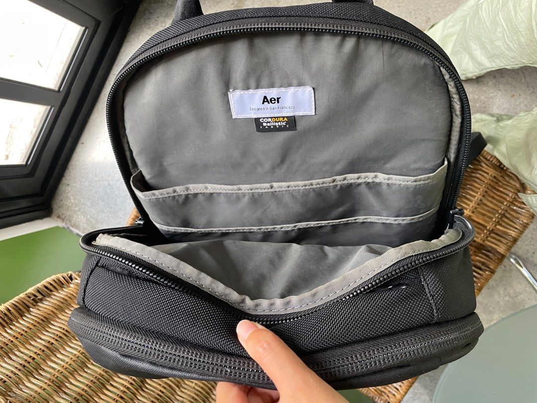 Aer Daypack Backpack (Category: Backpacks) located in Cavite. Submitted by dosamigas (Listing ID 1365841664, Image 3). Description: .