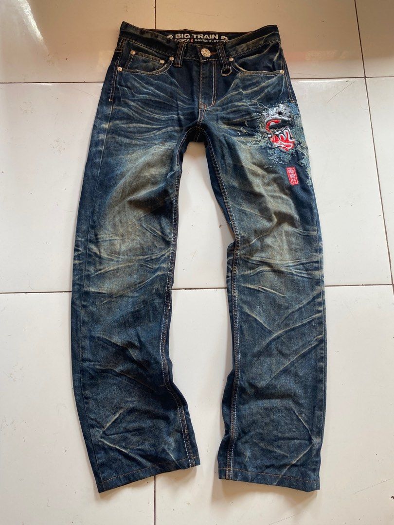 Big train (Category: Jeans) located in Davao. Submitted by kentjustin78161 (Listing ID 1365881946, Image 1). Description: Need to wash No issue Size 30 Excellent w.