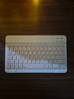 Bluetooth Keyboard - Pink + FREE item