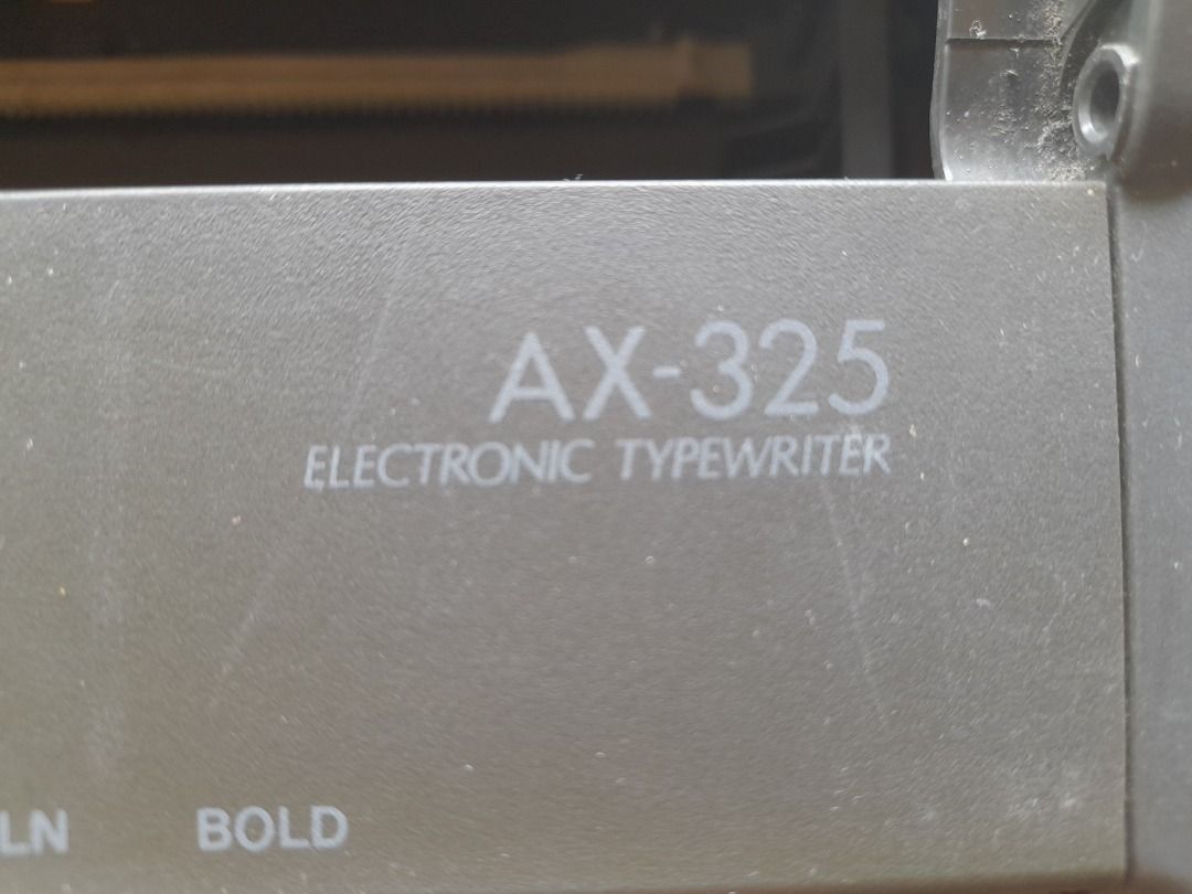 Brother AX-325 Electronic Typewriter (Category: Office & Business Technology) located in Quezon City. Submitted by jscortez234 (Listing ID 1365859607, Image 3). Description: Brother AX-325 Electronic Typewriter.