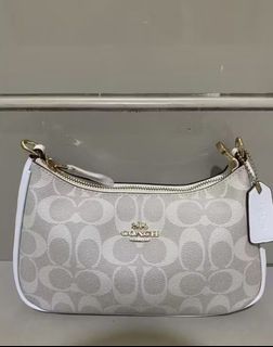 (Kategori: ) berada di . Dikirim oleh comeandbuy.id2 (ID iklan 1365999211, Gambar 1). Deskripsi: .
