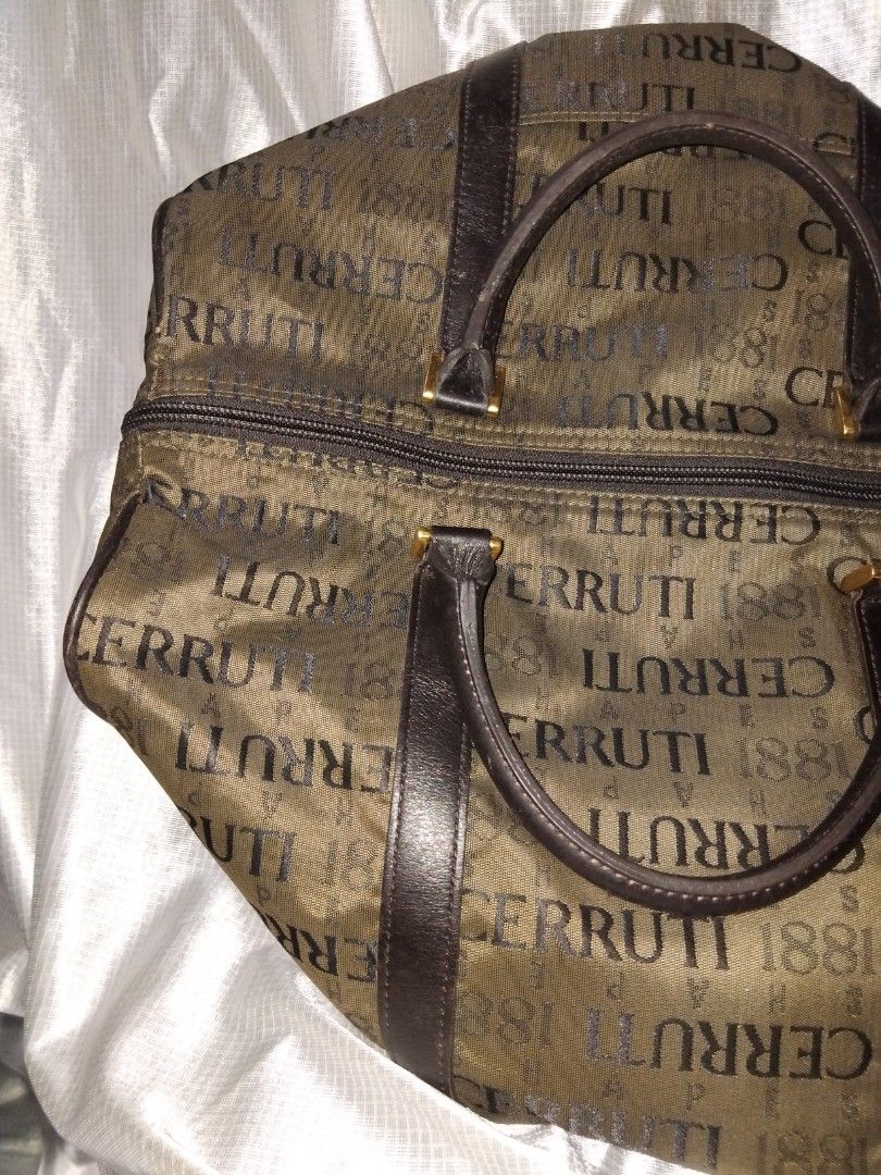 Cerruti Doctors Bag Japan (Category: Purses & Pouches) located in Mandaue City. Submitted by vlard21 (Listing ID 1365873059, Image 3). Description: nylon ykk zip.