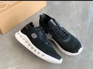 (Category: ) located in . Submitted by fashion.shoppp (Listing ID 1365864966, Image 1). Description: .