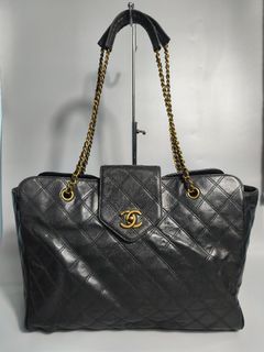 CHANEL QUILTED TOTE BAG