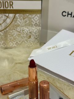 Charlotte tilbury matte revolution lipstick pillowtalk