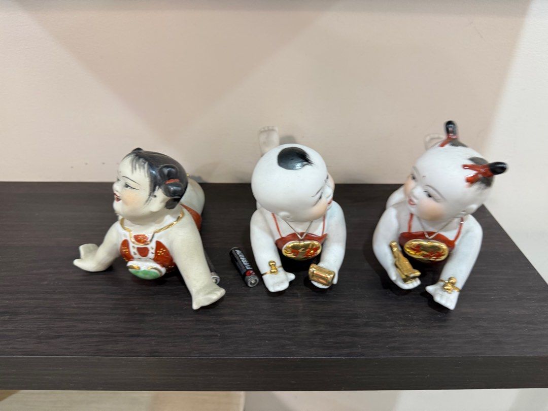 Chinese porcelain figurine (Category: Vases & Decorative Bowls) located in Manila. Submitted by trishag (Listing ID 1366006651, Image 1). Description: Declutter.