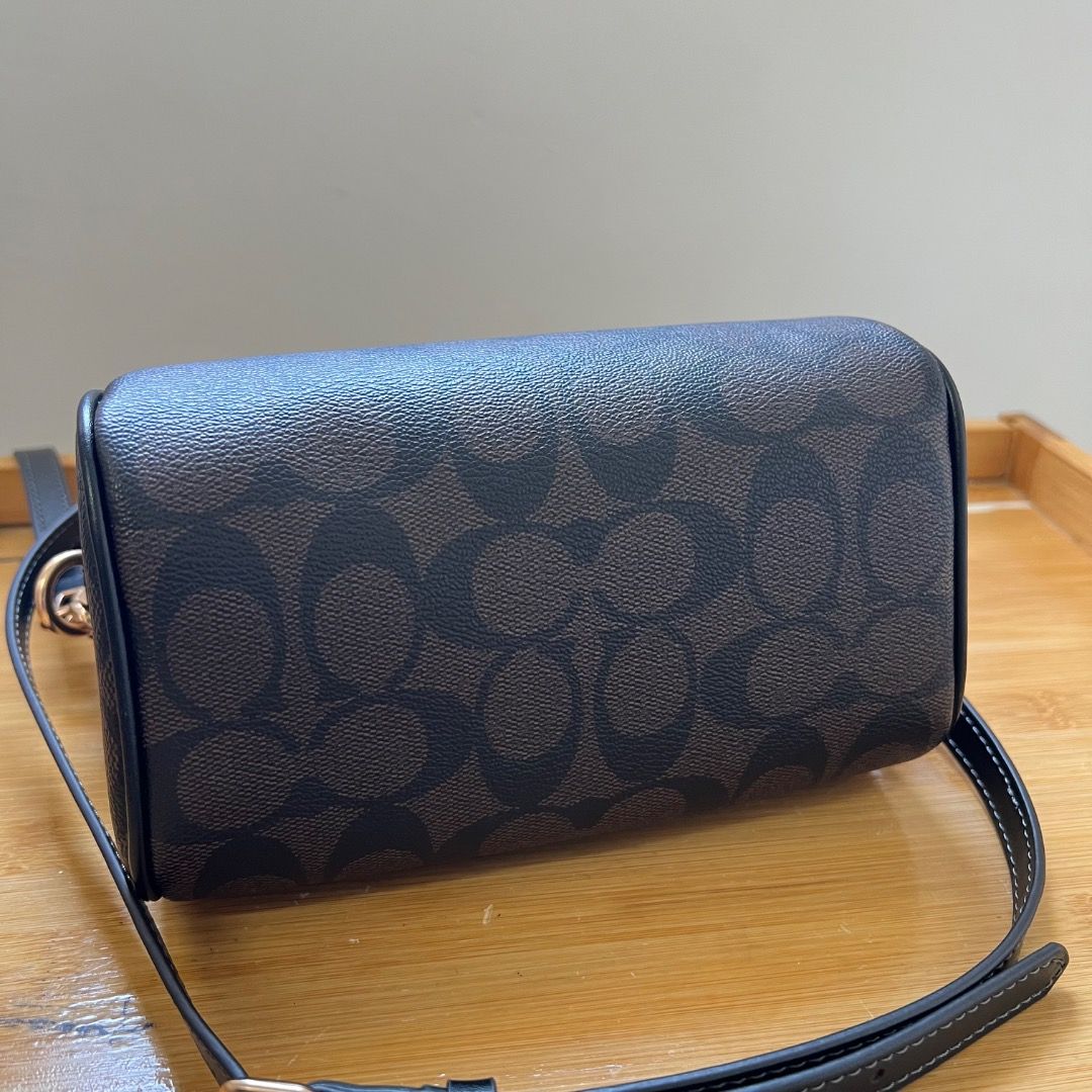 Coach Mini Rowan Signature Bag (Category: Luxury Bags & Wallets) located in Antipolo. Submitted by mjlenihcpreloved (Listing ID 1325875918, Image 3). Description: .