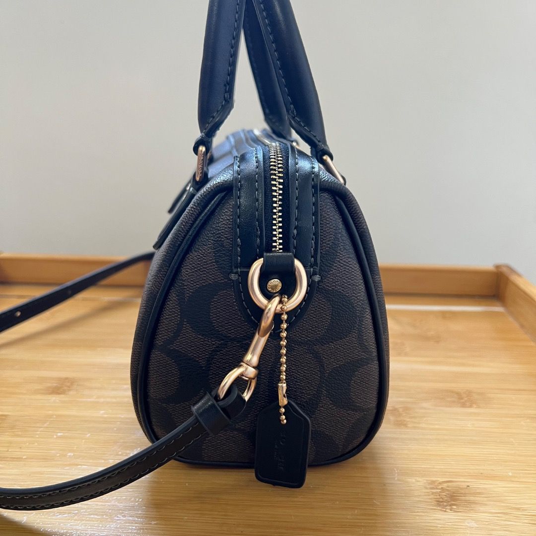 Coach Mini Rowan Signature Bag (Category: Luxury Bags & Wallets) located in Antipolo. Submitted by mjlenihcpreloved (Listing ID 1325875918, Image 2). Description: .