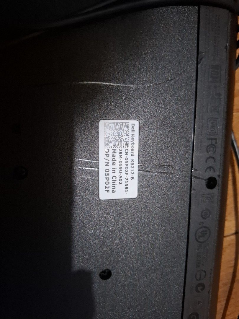 Dell Keyboard KB212-B (Category: Computer Keyboard) located in Cainta. Submitted by robikuuu (Listing ID 1365992112, Image 2). Description: .