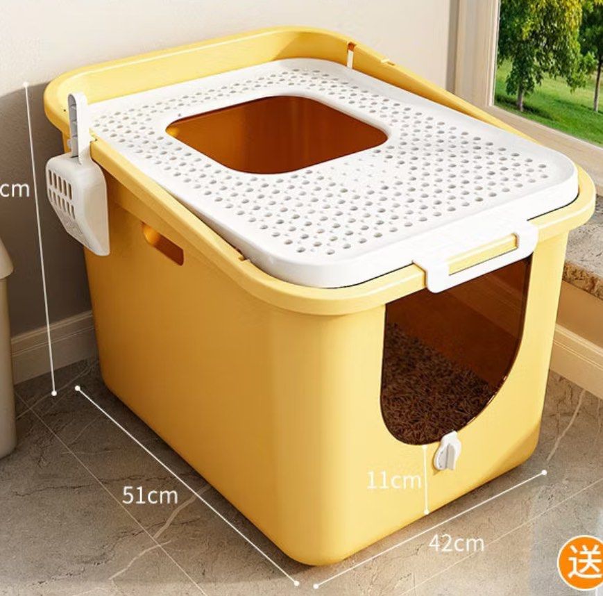 Enclosed Cat Litter Box (Category: Homes & Other Pet Accessories) located in Singapore. Submitted by japan.sg (Listing ID 1365861768, Image 3). Description: Item with delivery 🚚 .