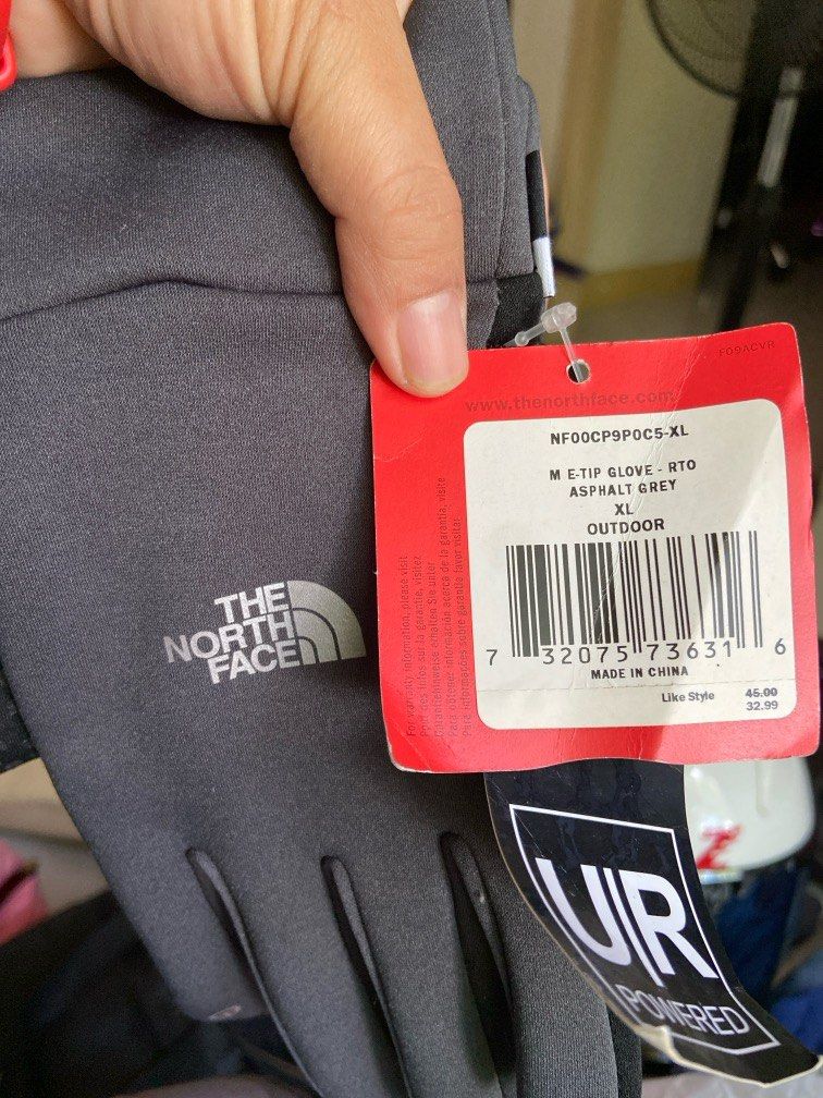 Gloves (Category: Coats, Jackets and Outerwear) located in Rizal. Submitted by latik21 (Listing ID 1365863552, Image 3). Description: The North Face E-Tip Glove size XL asphalt grey.