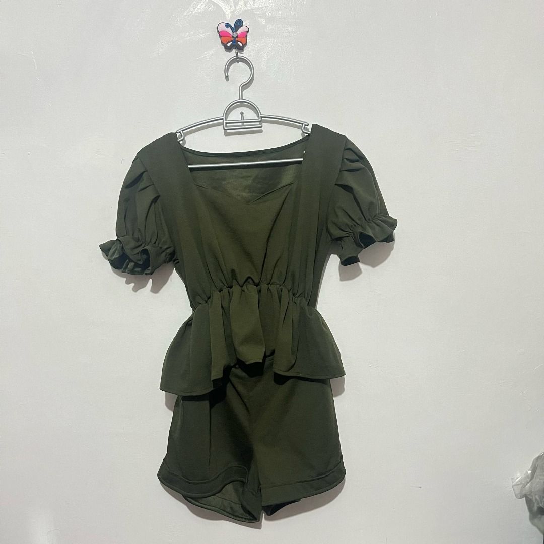Green Coordinates - Terno (Blouse and Short) - Plus size (Category: Sets or Coordinates) located in Caloocan City. Submitted by revivalgoddess (Listing ID 1366006375, Image 1). Description: Green Coordinates - Terno - Plus size - Items sold as pair - No damage Measurement Blouse Bust Size: 40 inches Waist Size: 36 - 40 inches - garterized/stretchable Length 20 inches Short Waist Size: 32-38 inches (stretchable) Hip Size: 40 inches Length: - 14 in