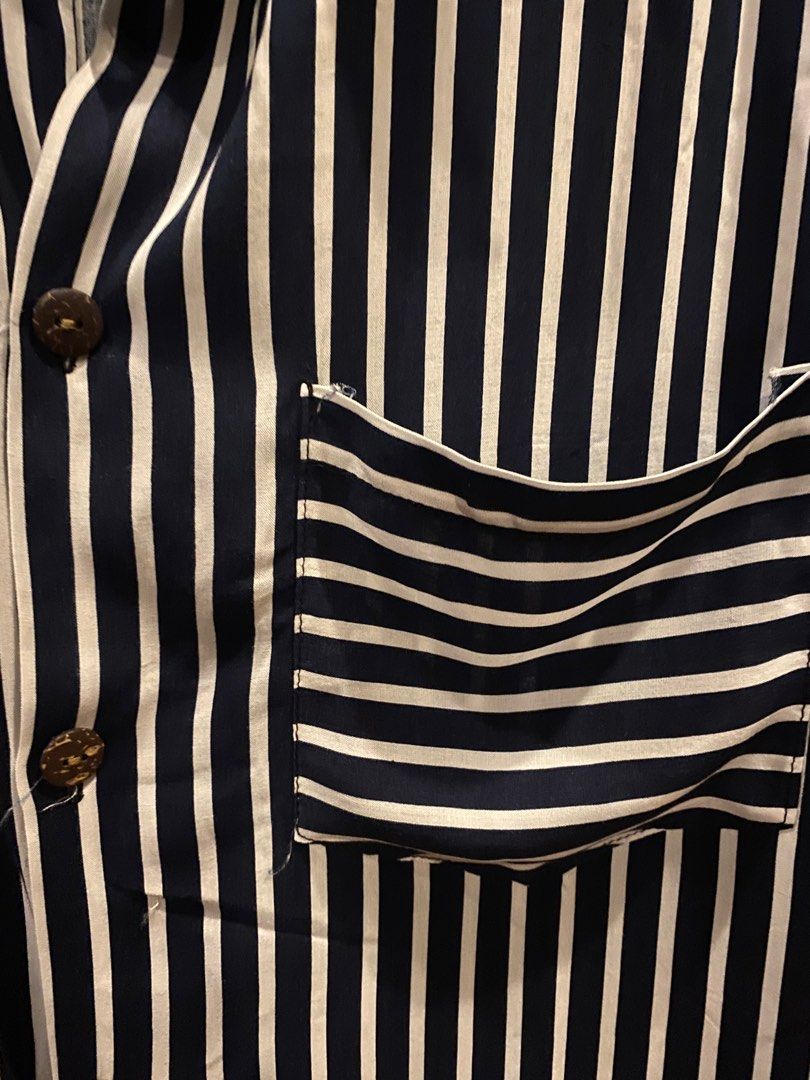 Guppy Cuban Collar Beach Shirt (Category: Tshirts & Polo Shirts ) located in Manila. Submitted by plainteesandmore (Listing ID 1365850057, Image 3). Description: Brand new Size S, fits M-L Loose fit Perfect for beach trips Light and smooth fabric.