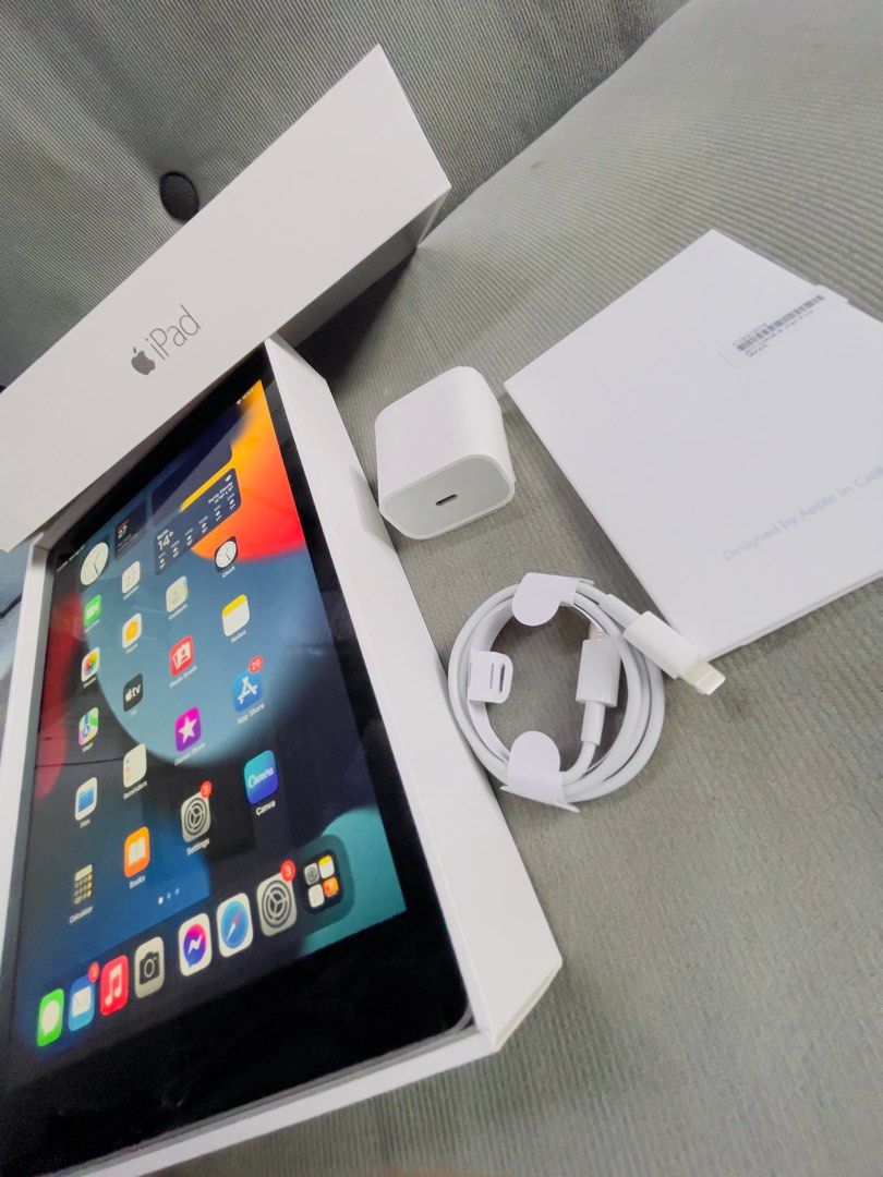 Ipad Air 2 64gb Wifi+Cellular (Category: iPad) located in Caloocan City. Submitted by imsirsam28 (Listing ID 1365872995, Image 1). Description: Ipad Air 2 (64gb) Wifi + Cellular -9.7 inch -Openline kahit anong network -15.8 iOs version -All Parts are Working - Visible Scratches and Dents Inclusion: - Box - 20 watts Charger For Pick-up ! ° SM Grand Central -Same-day delivery within Metro Manila & nearby areas via Lalamove COD Cash on Delivery -Nat