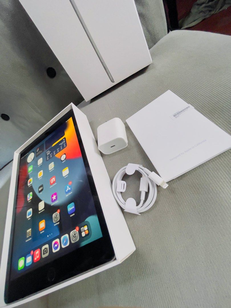 Ipad Air 2 64gb Wifi+Cellular (Category: iPad) located in Caloocan City. Submitted by imsirsam28 (Listing ID 1365872995, Image 3). Description: Ipad Air 2 (64gb) Wifi + Cellular -9.7 inch -Openline kahit anong network -15.8 iOs version -All Parts are Working - Visible Scratches and Dents Inclusion: - Box - 20 watts Charger For Pick-up ! ° SM Grand Central -Same-day delivery within Metro Manila & nearby areas via Lalamove COD Cash on Delivery -Nat