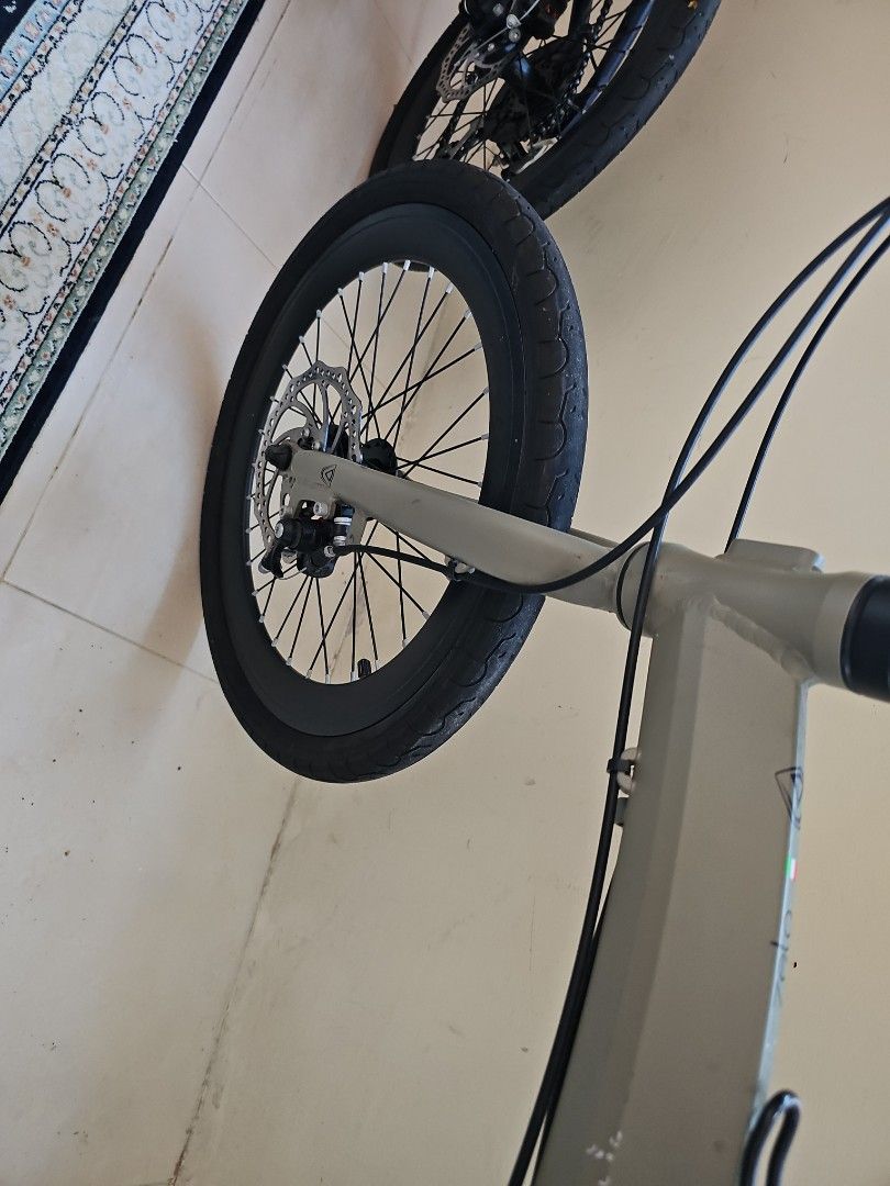 Java Folding Bike (Category: Bicycles) located in Singapore. Submitted by hajipda1 (Listing ID 1365847638, Image 9). Description: Selling a lightly used Java folding bike. It's in good condition and folds up easily for storage. It has a comfortable seat and a sturdy frame. Perfect for commuting or short rides around town. .