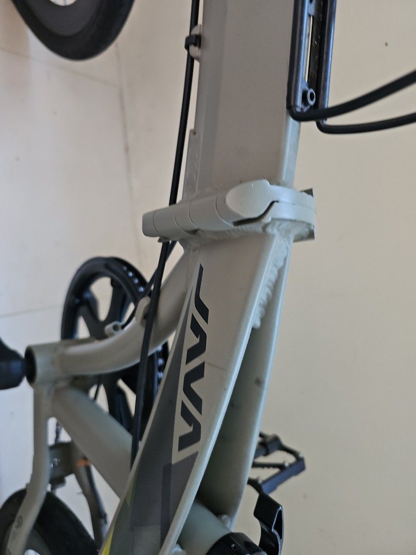 Java Folding Bike (Category: Bicycles) located in Singapore. Submitted by hajipda1 (Listing ID 1365847638, Image 7). Description: Selling a lightly used Java folding bike. It's in good condition and folds up easily for storage. It has a comfortable seat and a sturdy frame. Perfect for commuting or short rides around town. .