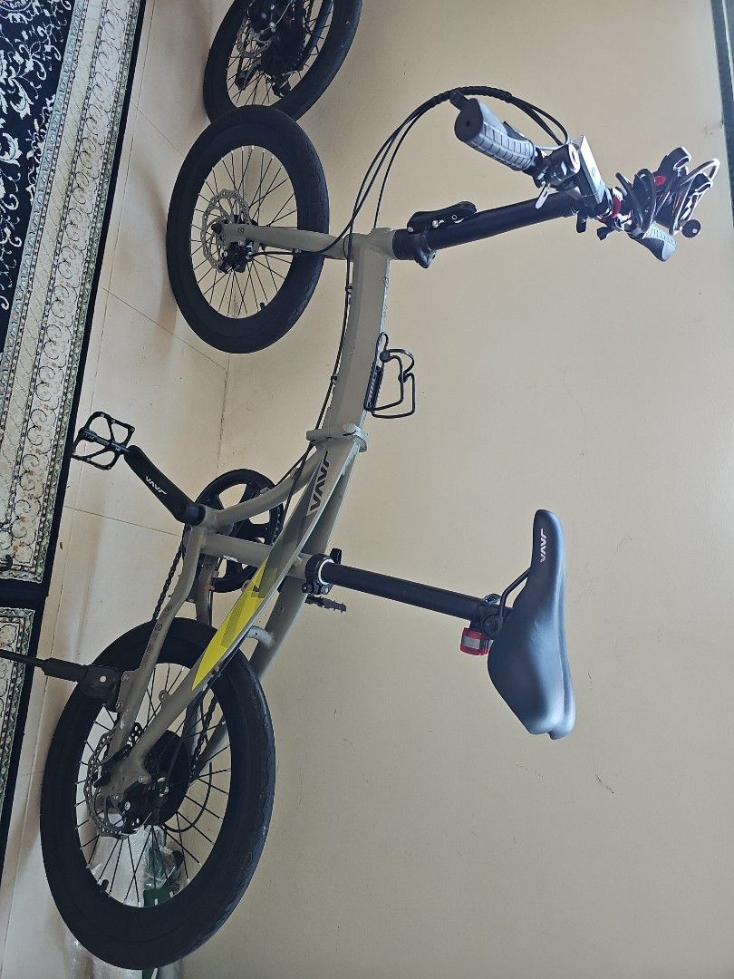 Java Folding Bike (Category: Bicycles) located in Singapore. Submitted by hajipda1 (Listing ID 1365847638, Image 3). Description: Selling a lightly used Java folding bike. It's in good condition and folds up easily for storage. It has a comfortable seat and a sturdy frame. Perfect for commuting or short rides around town. .