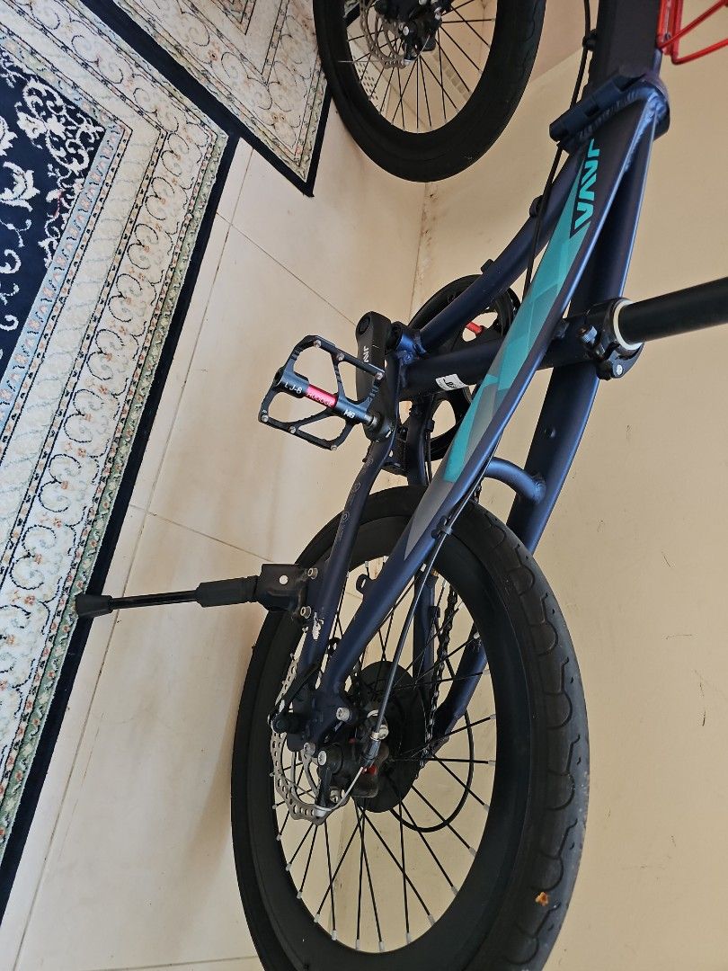 Java Folding Bike (Category: Bicycles) located in Singapore. Submitted by hajipda1 (Listing ID 1365847929, Image 2). Description: Selling a lightly used Java folding bike. It's in good condition and has been well-maintained. It comes with a phone holder, a water bottle holder, and a comfortable saddle. The bike is easy to fold and store, making it perfect for commuting or taking on trips. It's a great option for anyone looking for a convenient an